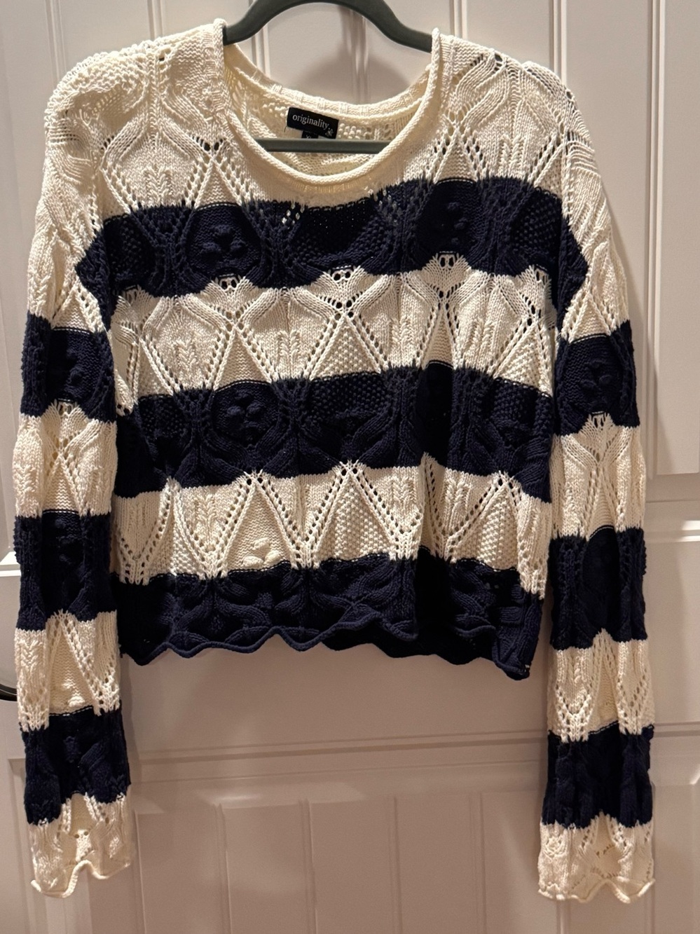 Originality Navy and Cream Striped Knit cropped Sweater XL